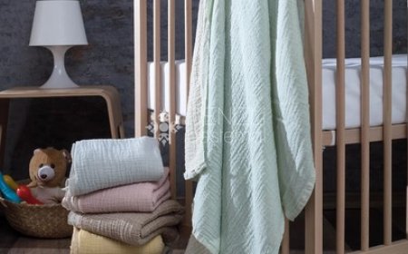 Buy Throw Blankets in Bulk – Affordable Wholesale Throws for Hotels, Events & Retail