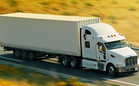 Why Long Haul Trucking Powers Canadian Logistics
