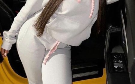 What Makes the Syna World Tracksuit Stand Out