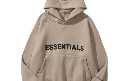 Essential Hoodie: Minimalist Fashion Done Right