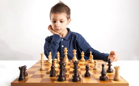Your Child's Next Power Move: Why a Top Online Chess Course for Kids is the Ultimate Brain Booster