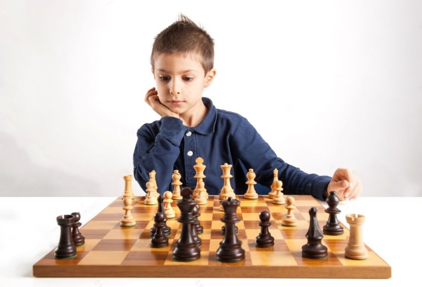 Your Child's Next Power Move: Why a Top Online Chess Course for Kids is the Ultimate Brain Booster